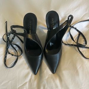 Pointed tie up heels